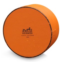 \"爱马仕\"巴黎手镯。